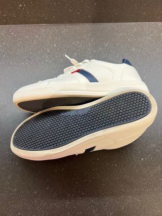 Zapatillas Levi's Blancas y Azul Marino