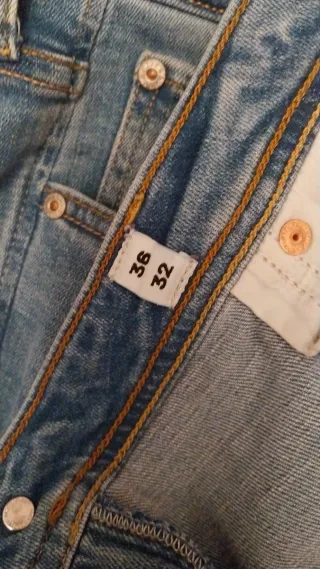 Pantalón Jack & Jones desgastado chico