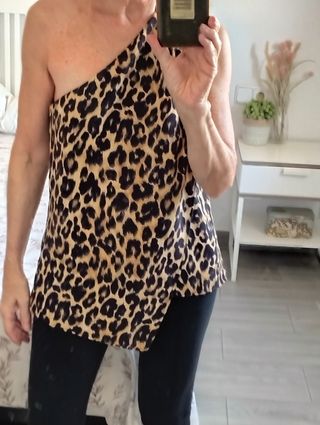 Camiseta Leopardo Asimétrica