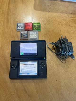 Nintendo DS Negra + 5 Juegos