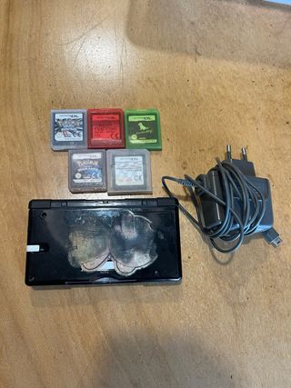Nintendo DS Negra + 5 Juegos