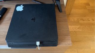 PS4 Slim + GTA V + Mando