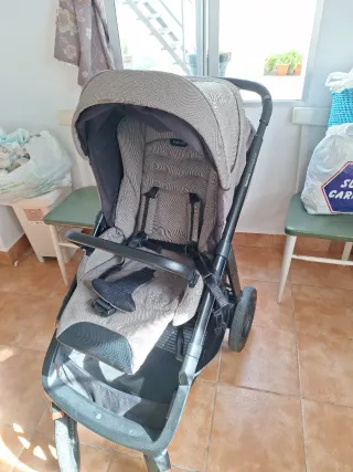 Passeggino Inglesina Aptica XT con ovetto e seggiolino. NERO