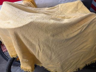 Cubre cama o cubre sofás. Colchas