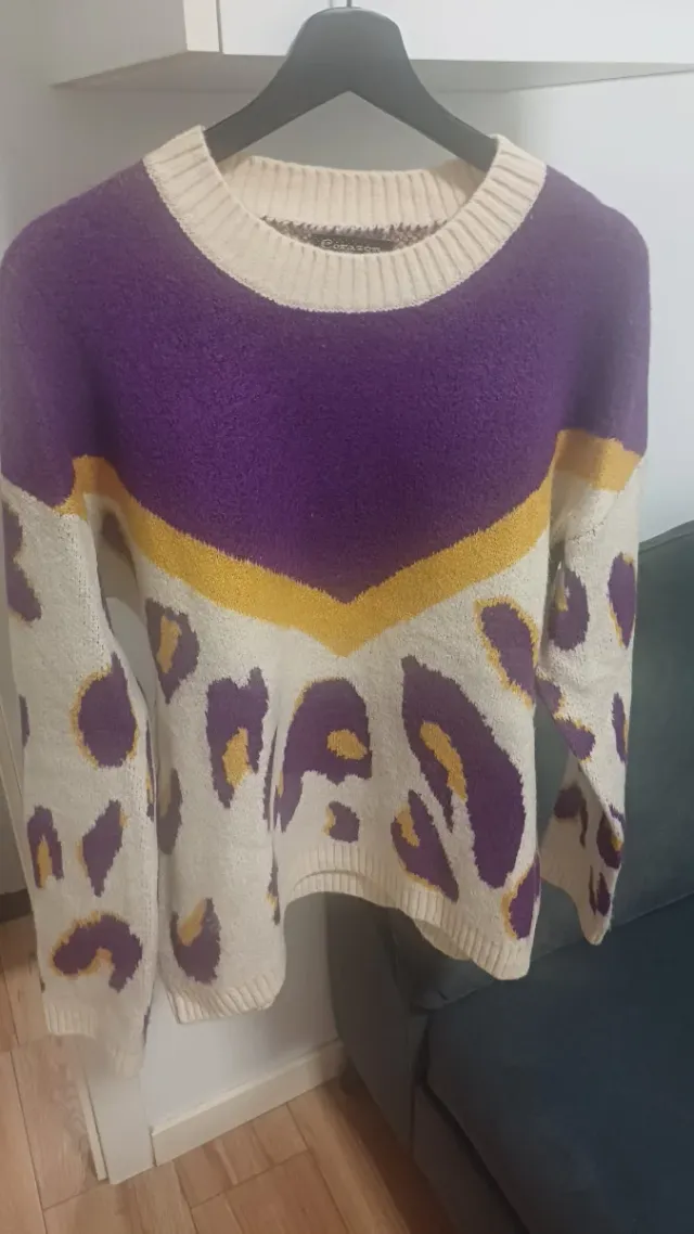 Jersey Morado y Beige con Estampado Animal