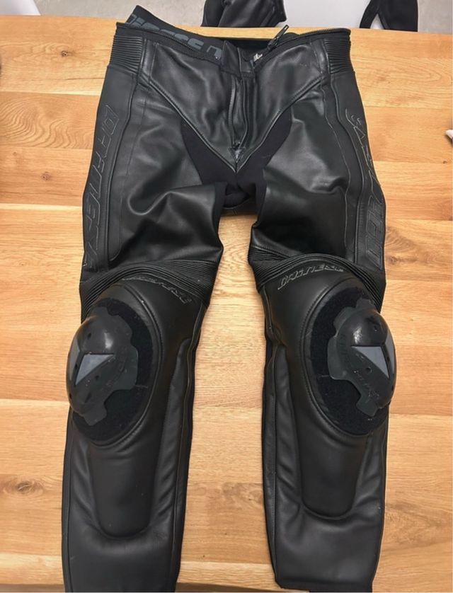 Giacca e pantaloni moto Dainese neri
