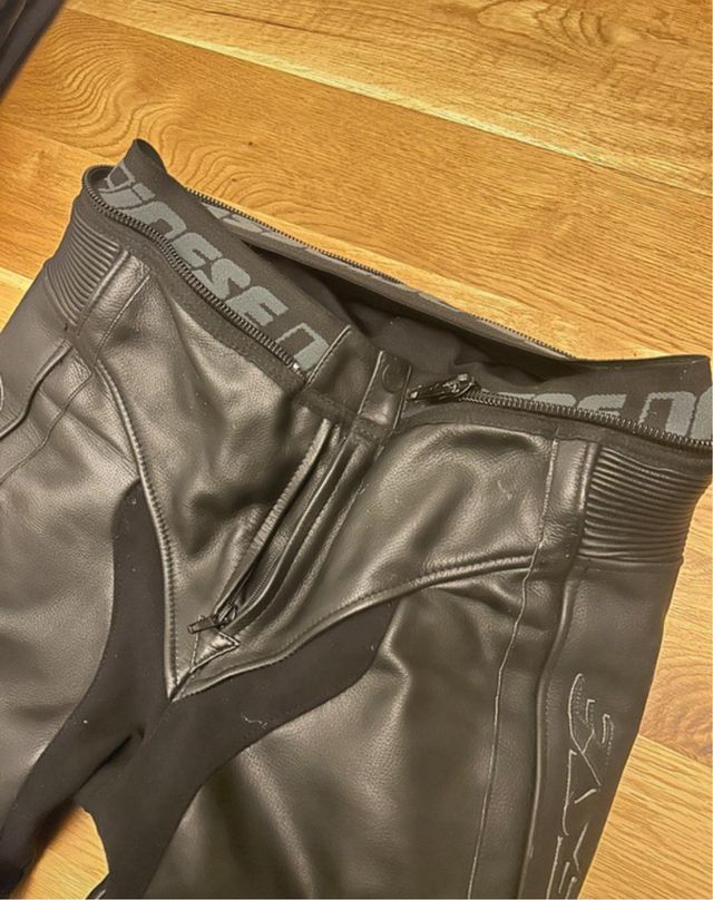 Giacca e pantaloni moto Dainese neri