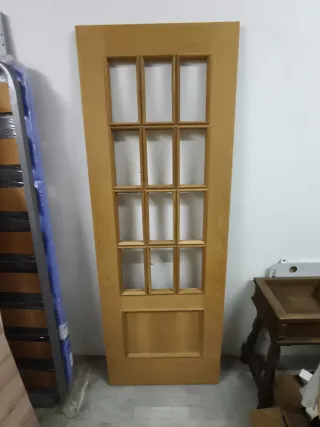 Puerta Vidriera de madera con cristales