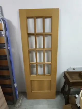 Puerta Vidriera de madera con cristales