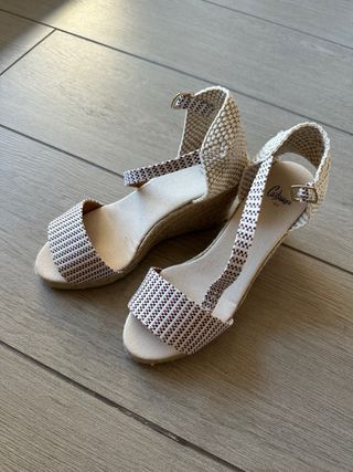Sandalias cuña Castañer Talla 38 Beige Multicolor