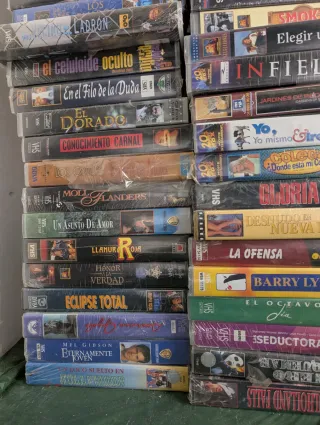 Lote 138 VHS Precintados, trilogías...