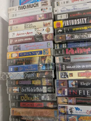 Lote 138 VHS Precintados, trilogías...