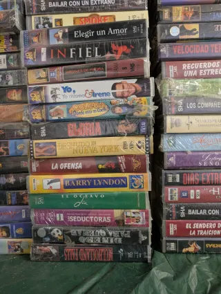 Lote 138 VHS Precintados, trilogías...