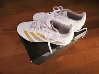 Botas de fútbol Adidas Predator T35.5