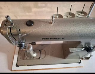 Máquina de coser industrial Refrey