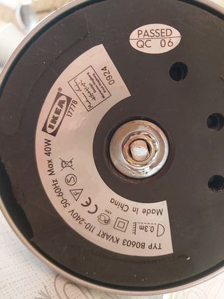 Lámpara de escritorio Ikea plateada