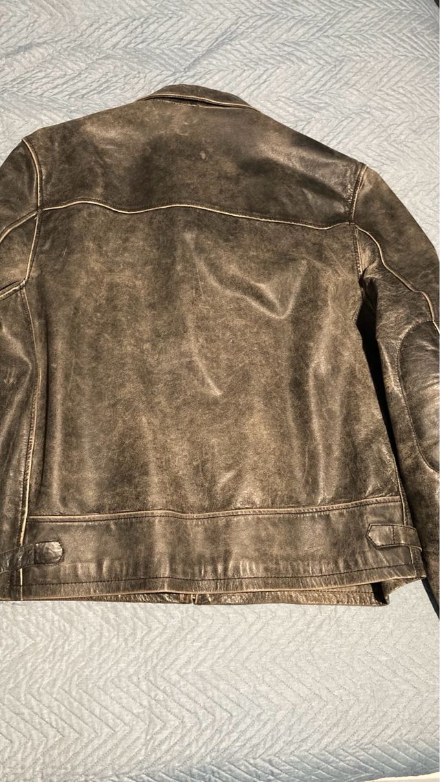 Chaqueta de cuero desgastada