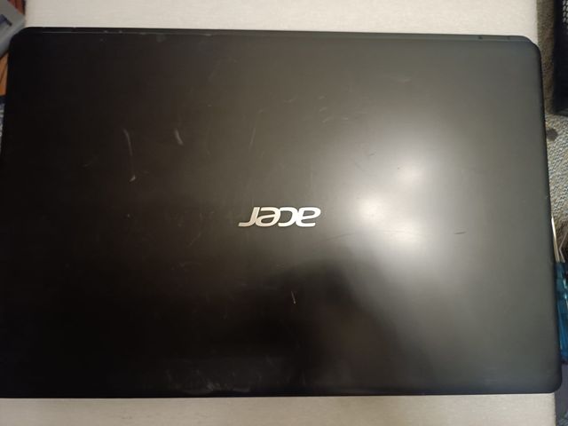 Portatil Acer en corto