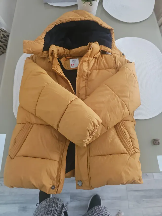 Chaqueta de invierno amarilla