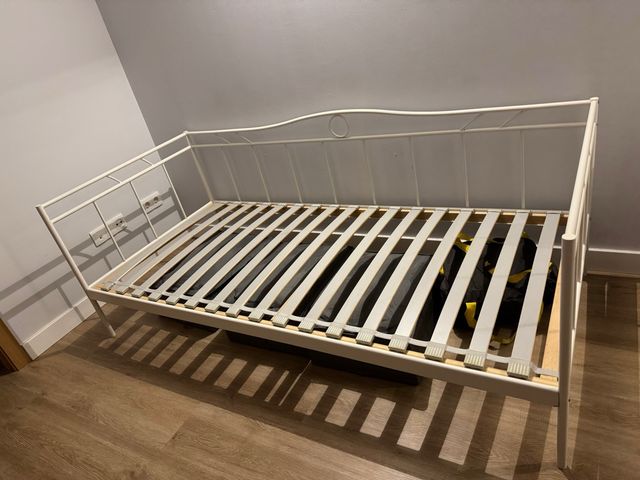 Cama Ikea blanca últimos días