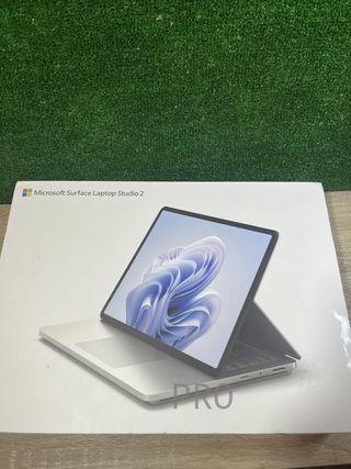 Notebook Microsoft Studio 2