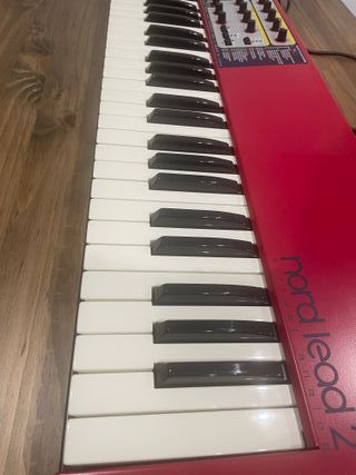 Nord Lead 2 Sintetizador Virtual Analog