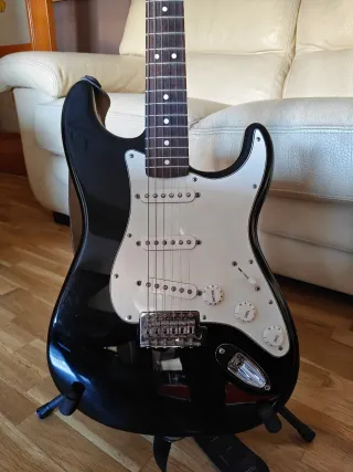Fender Stratocaster MIM 2015 - NO ENVÍO