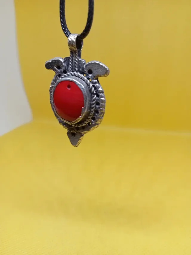 Colgante Plata Época Otomana con Piedra Roja
