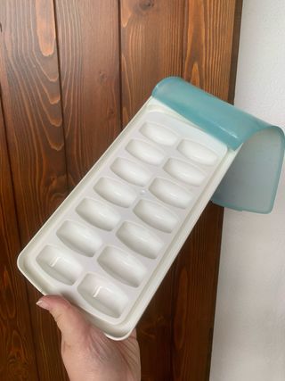 Contenitore per ghiaccio in silicone e plastica