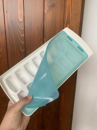 Contenitore per ghiaccio in silicone e plastica
