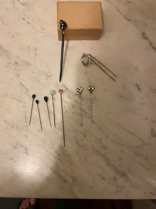 Lotto di papillon da uomo e oggetti vari