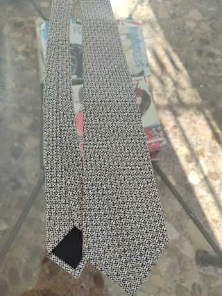 Corbata de seda natural