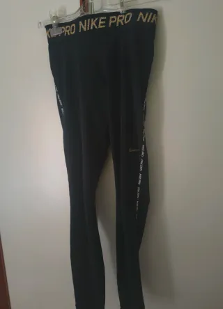 Top Nike Pro donna + leggings