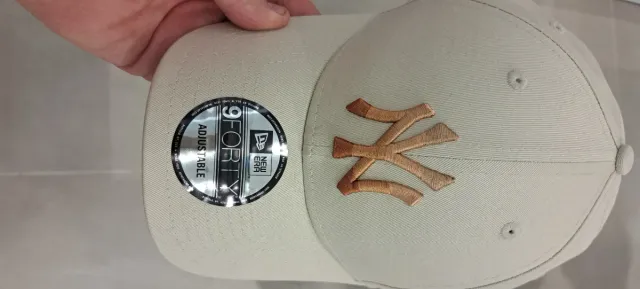 Gorra New Era 9FORTY Beige Ajustable