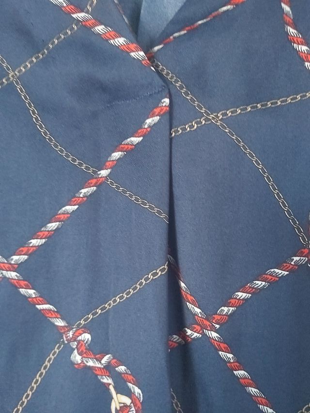 Blusa Stradivarius azul con estampado