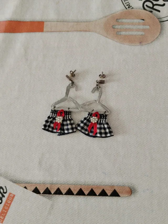 Pendientes artesanales únicos
Muy monos