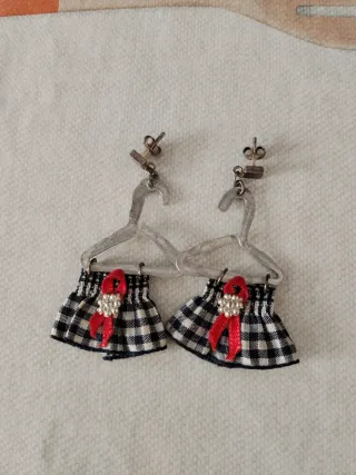 Pendientes artesanales únicos
Muy monos 