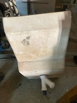 Pila de lavadero de cemento armario