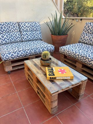 Set Sofás de Palets y Mesa Centro