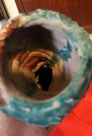 Vaso/scultura in ceramica surrealista, anni '70