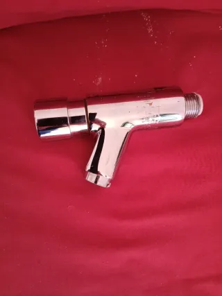 Grifo cromado para baño/cocina