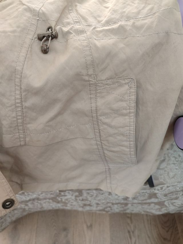 Parka beige ideal para otoño