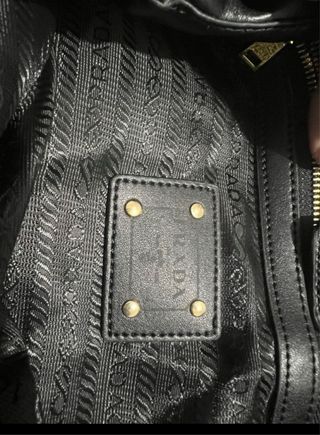 Bolso de hombro Prada negro