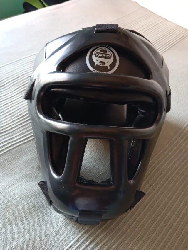 Casco Karate Kenpo Negro