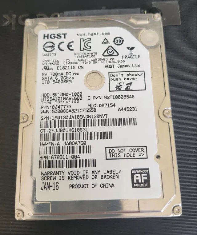 Disco rigido SATA HGST da 2,5 TB
