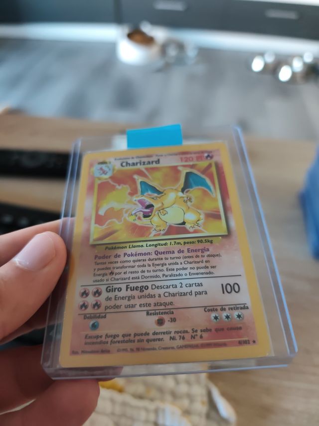 Carta Pokémon Charizard Holo Base Set