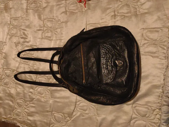 Mochila de piel auténtica negra