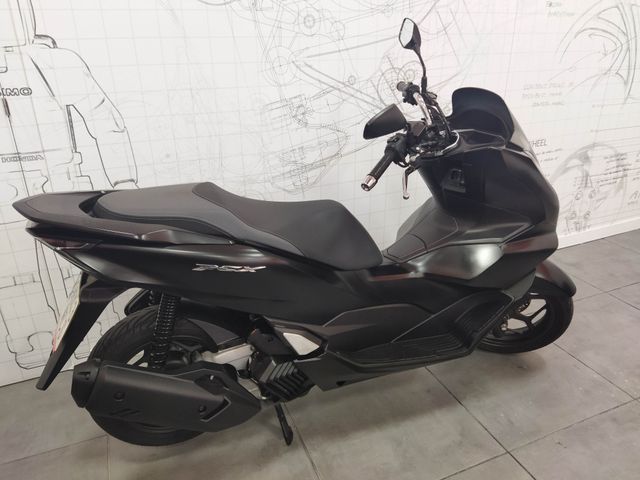 HONDA PCX125 NEGRA MATE - OCASIÓN