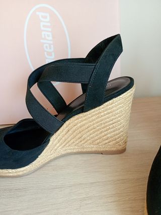 Sandalias de cuña negras número 38
