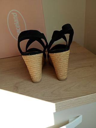 Sandalias de cuña negras número 38